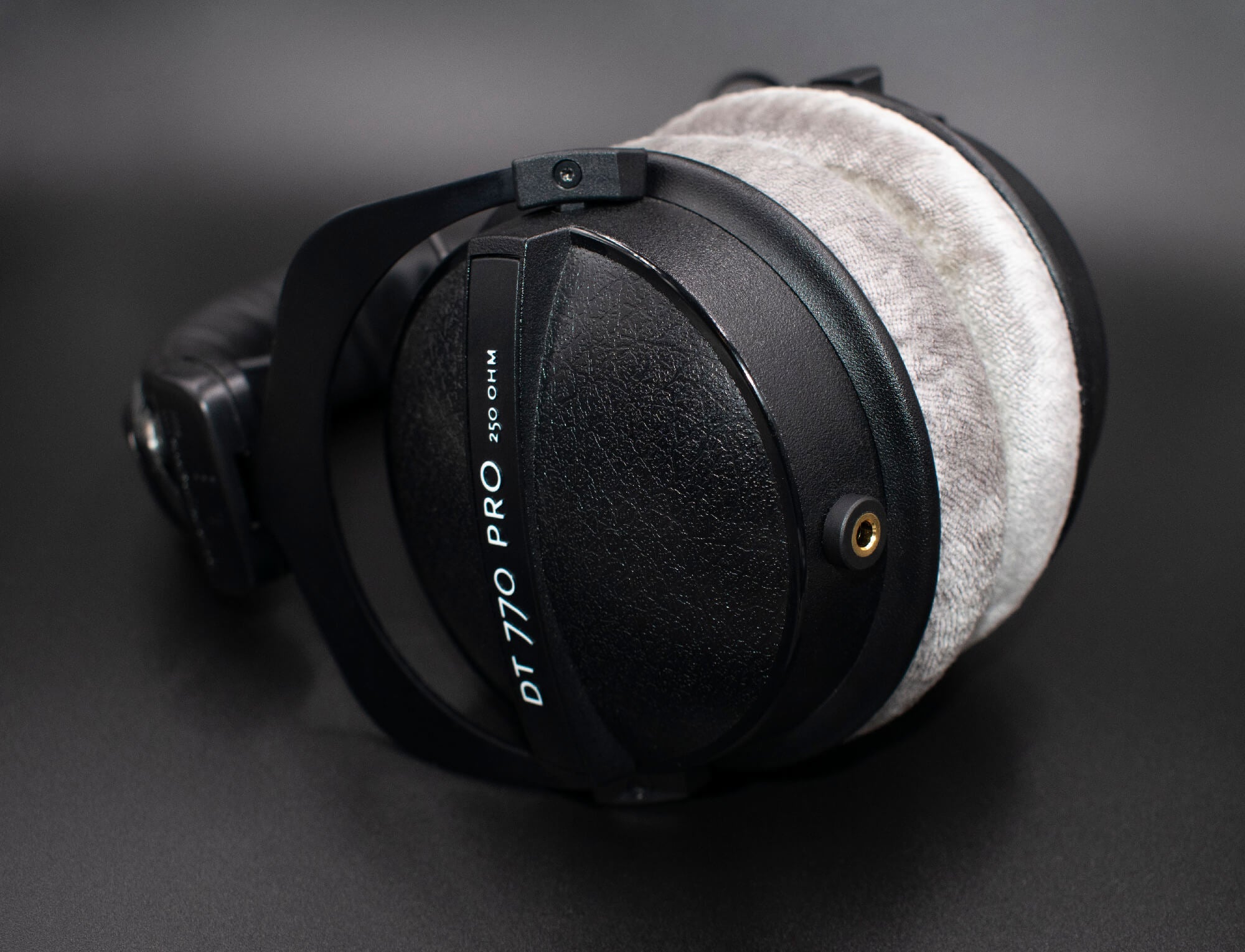 Pre modded Beyerdynamic DT 770 80 ohm 3.5mm Jack Arachne Audio